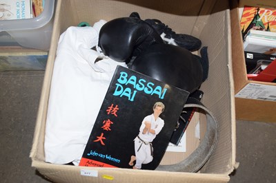 Lot 677 - Box containing boxing/martial arts equipment