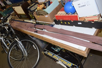 Lot 689 - Quantity of various fishing rods