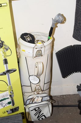 Lot 715 - A Ping golf  bag