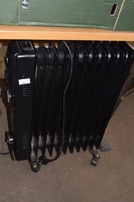 Lot 735 - Oil filled radiator