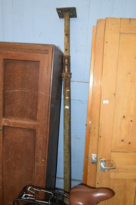 Lot 761 - Acro-prop