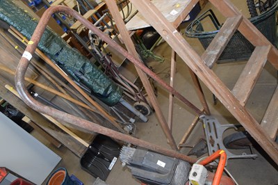 Lot 769 - Vintage push hoe