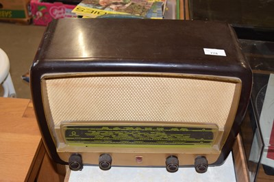 Lot 778 - Vintage bakelite cased wireless set