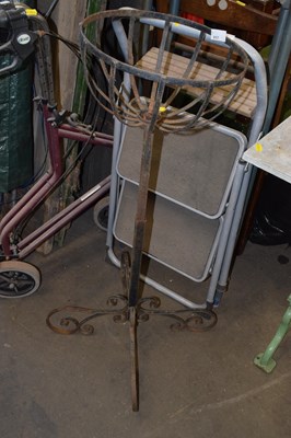 Lot 817 - Metal planter