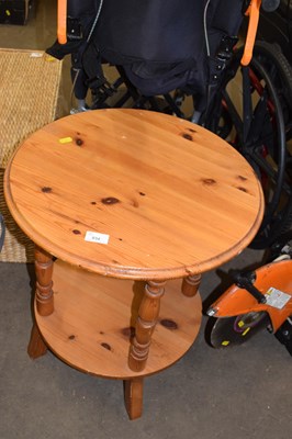 Lot 834 - Circular pine table
