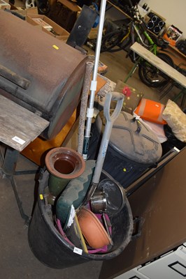 Lot 889 - Garden implements etc