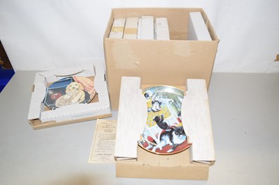 Lot 135 - A box of collectors plates