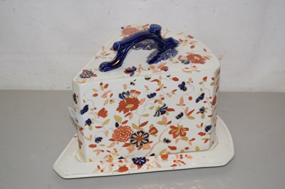 Lot 58 - A Lahore pattern cheese dish and cover
