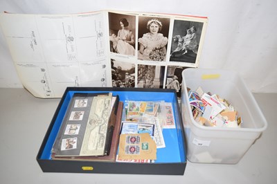 Lot 98 - Quantity of assorted stamps and stamp albums