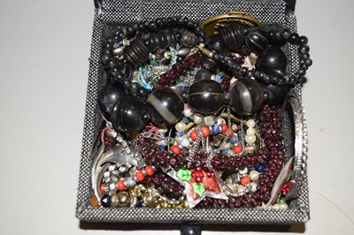 Lot 109 - Box of assorted costume jewellery to include a...