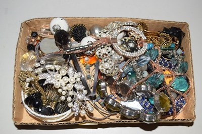 Lot 111 - Box of assorted costume jewellery
