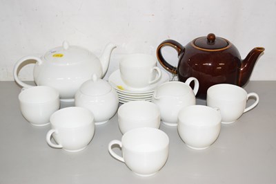 Lot 180 - A quantity of modern Meeson tea ware and a...