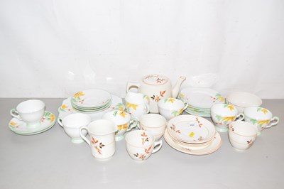 Lot 185 - A quantity of 20th Century floral decorated...