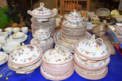 Lot 186 - A quantity of Worcester Royal porcelain dinner...