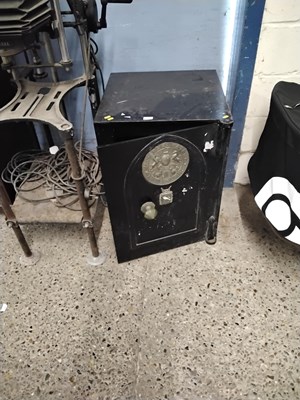 Lot 358 - A Milners patent fire resisting safe (with key)