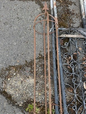 Lot 260 - Metal Plant Support
