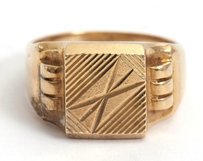 Lot 168 - A 9ct ring, with central square plaque and...