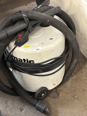 Lot 899 - A pneumatic vacuum cleaner
