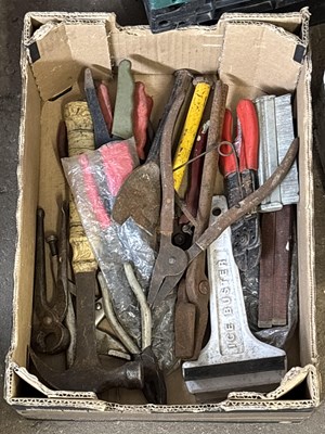 Lot 903 - Box of assorted tools