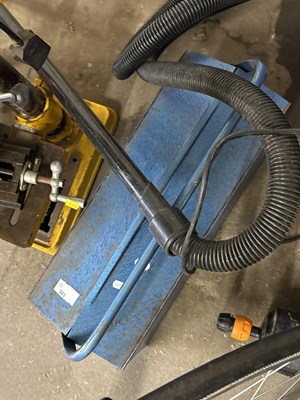 Lot 923 - Cantilever tool box