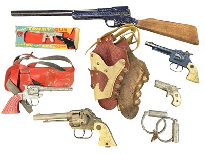 Lot 211 - A mixed collection of various vintage toy...