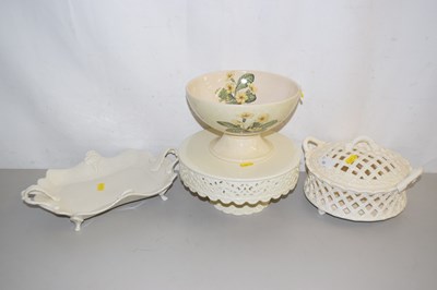 Lot 10 - A modern cream ware cake stand, a basket weave...