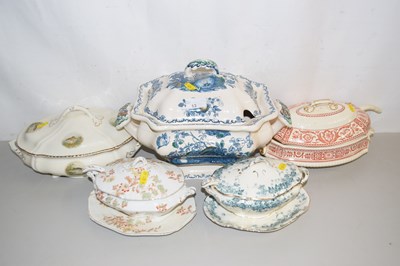 Lot 13 - A Masons fruit basket pattern soup tureen...
