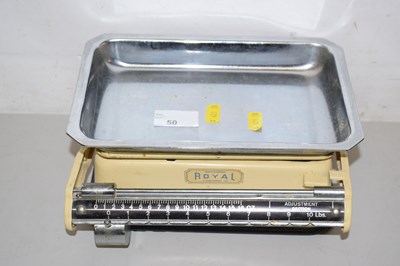 Lot 50 - A set of vintage Royal scales