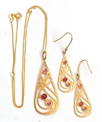 Lot 95 - A tourmaline necklace and matching earrings,...