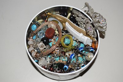 Lot 120 - A tin of costume jewellery