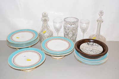 Lot 160 - A quantity of 19th Century gilt rimmed dessert...