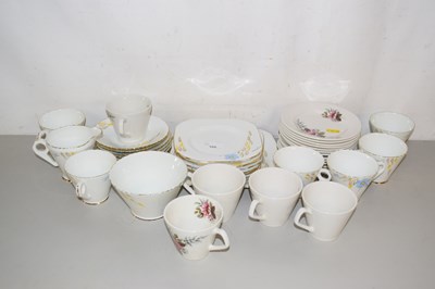 Lot 168 - A quantity of various mixed tea wares