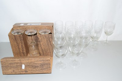 Lot 190 - A quantity of clear wine glasses