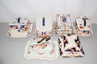 Lot 202 - A collection of six various wedge formed...