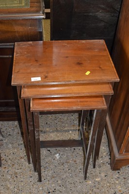 Lot 294 - A nest of three Edwardian tables