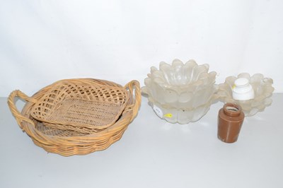 Lot 573 - Glass ware and baskets