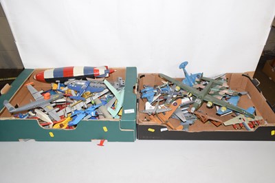 Lot 633 - Two boxes of model planes
