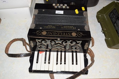 Lot 682 - A Steldeni Italian model accordion