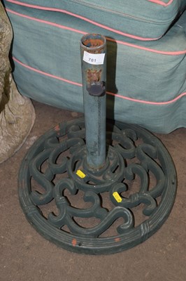 Lot 781 - Metal garden parasol stand