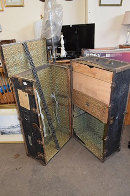 Lot 787 - Vintage travel trunk