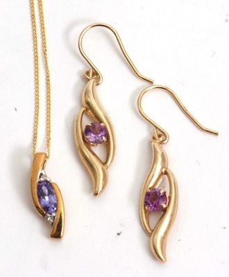 Lot 115 - A 9ct necklace and a pair of 9ct earrings: the...