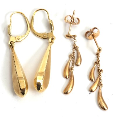 Lot 189 - Two pairs of earrings: to include a pair of...