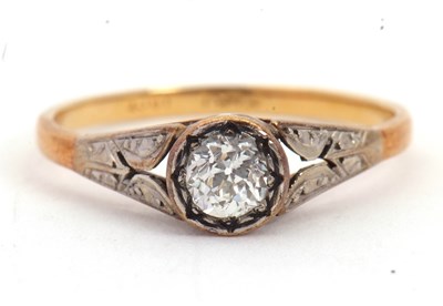 Lot 55 - An early 20th century diamond ring, the round...