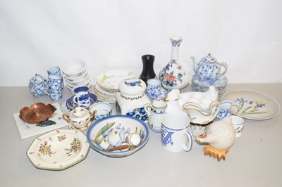Lot 19 - Mixed Lot: German blue and white tea wares,...