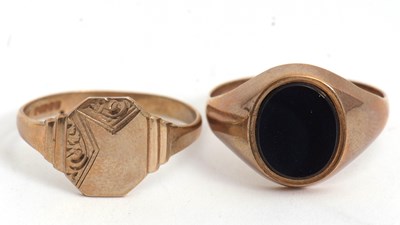 Lot 182 - Two 9ct rings: to include a 9ct signet ring,...