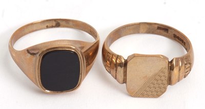 Lot 209 - Two 9ct rings: to include a 9ct onyx ring,...