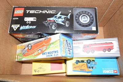Lot 61 - A box of various toy vehicles