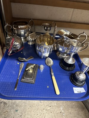 Lot 102 - Mixed Lot: Various silver plated tea wares and...