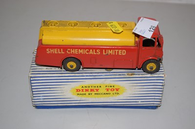 Lot 126 - A Dinky Toys AEC Monarch lorry