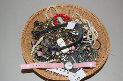 Lot 140 - Basket of costume jewellery